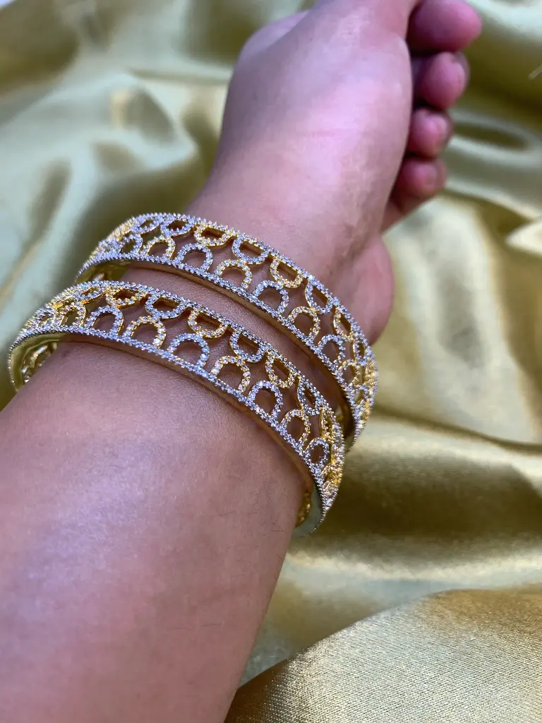 NEPALI GOLD BANGLE